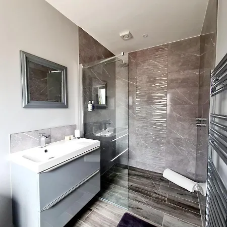 Mystique Barn * Bristol