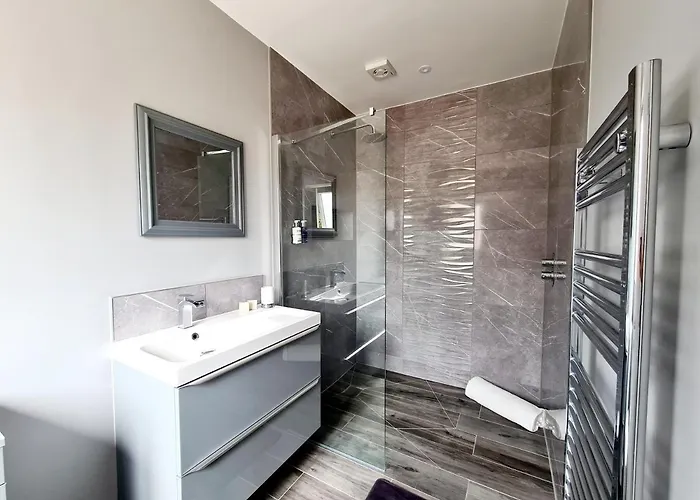 Mystique Barn * Bristol